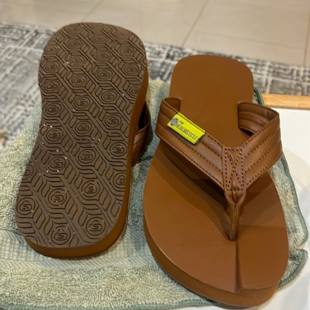 The Healing sole flip flops women 9.5 men’s 8 unisex